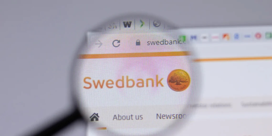 „Swedbank” keičia bankomatų skaitytuvus: ką tai reiškia jums praktiškai