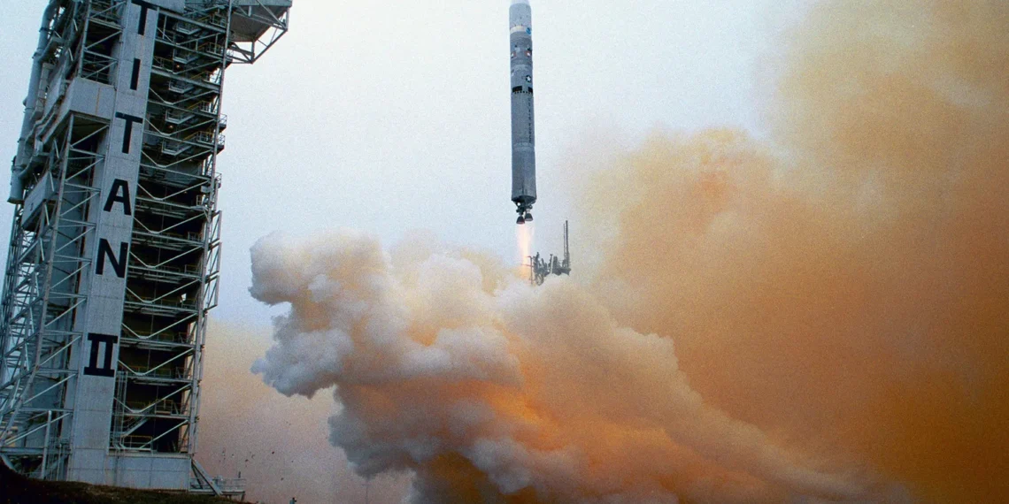 „Artemis 2“ misija į Mėnulį: istoriniai NASA astronautų starto kadrai