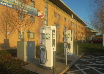 Dažnos automobilio problemos, didinančios degalų sąnaudas